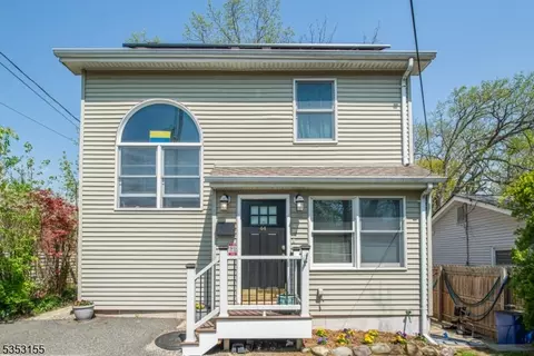 44 Oneida Ave, Lake Hiawatha, NJ 07034