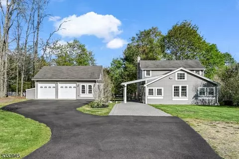 27 Emmans Rd, Ledgewood, NJ 07852