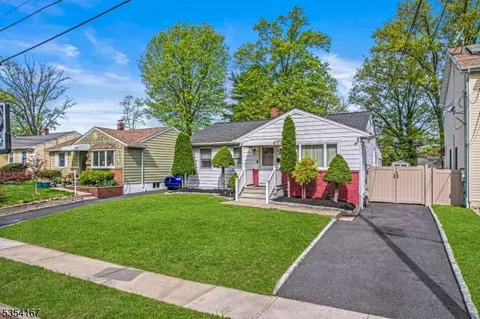 188 Creemer Ave, Iselin, NJ 08830