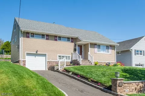 20 Lennon Pl, Clifton, NJ 07013
