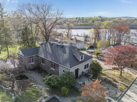 8 Johnson Ave, Budd Lake, NJ 07828