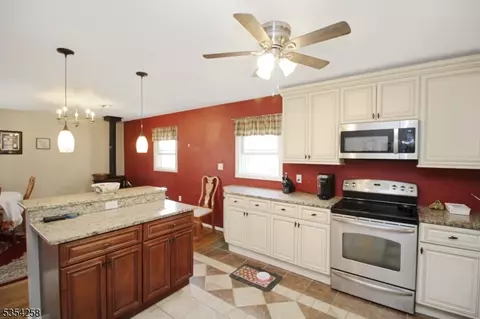 Kitchen - 3 Rolling View Dr, Hackettstown, NJ 07840 photo 1 of 2