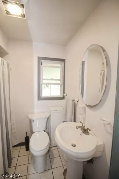 Bath - 3 Rolling View Dr, Hackettstown, NJ 07840 photo 1 of 2