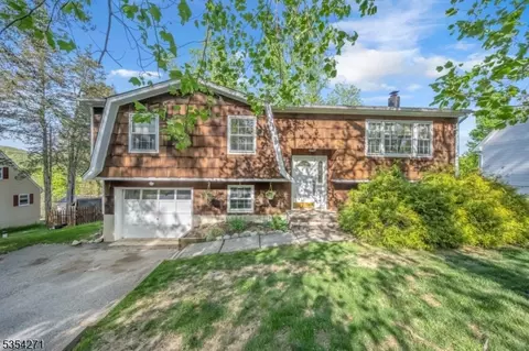 12 Fox Ledge Dr, Glenwood, NJ 07418