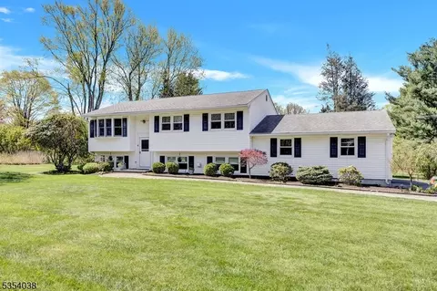 6 Lincoln Dr, Roxbury Township, NJ 07836