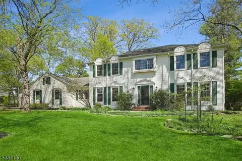 4 Hickory Hill Rd, Hillsborough, NJ 08844
