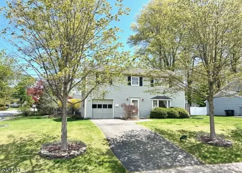 25 Central Ave, Mine Hill, NJ 07803
