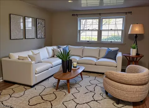 10 Rolling View Dr, Hackettstown, NJ 07840 photo 3