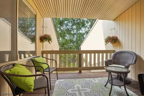 58 Kayser Ln, West Orange, NJ 07052