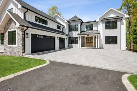 805 Mountain Ave, Berkeley Heights, NJ 07922