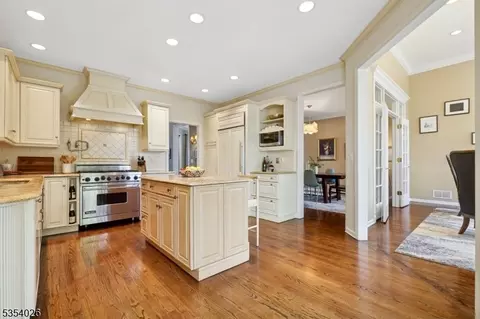 8 Boland Dr, West Orange, NJ 07052