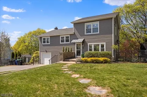 6 Crossfield Ct, Milford, NJ 08848