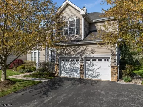 7 Stirrup Ln, Flemington, NJ 08822
