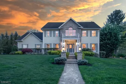 10 Pierson Ln, Florham Park, NJ 07932