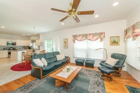987 Valley Rd, Wayne, NJ 07470 photo 11