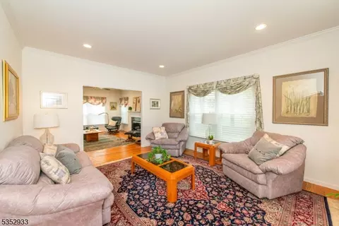 987 Valley Rd, Wayne, NJ 07470 photo 4