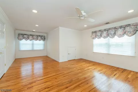 987 Valley Rd, Wayne, NJ 07470 photo 22