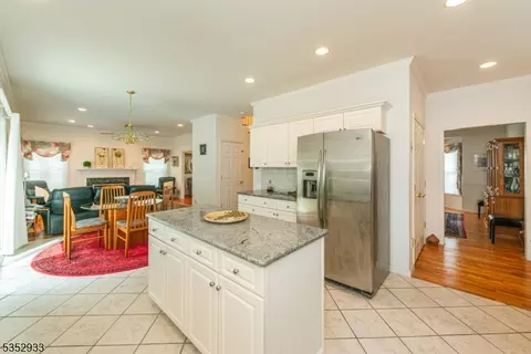 987 Valley Rd, Wayne, NJ 07470 photo 9