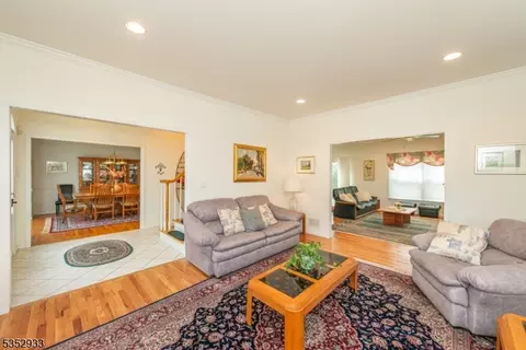 987 Valley Rd, Wayne, NJ 07470 photo 5