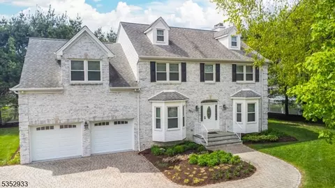 987 Valley Rd, Wayne, NJ 07470