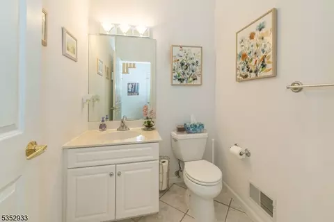 987 Valley Rd, Wayne, NJ 07470 photo 15