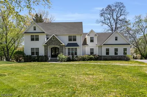 15 Hilltop Rd, Basking Ridge, NJ 07920