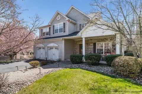 18 Higgins Farm Rd, Stockton, NJ 08559