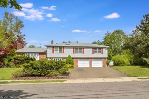 10 Emerson Pl, Wayne, NJ 07470