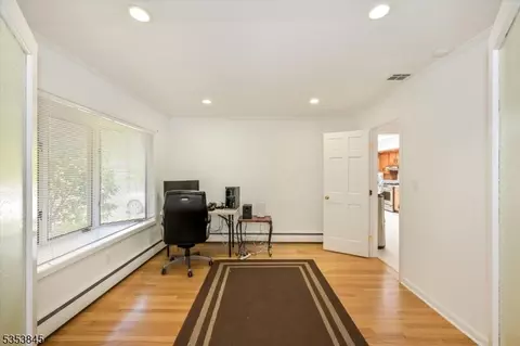 10 Emerson Pl, Wayne, NJ 07470 photo 5