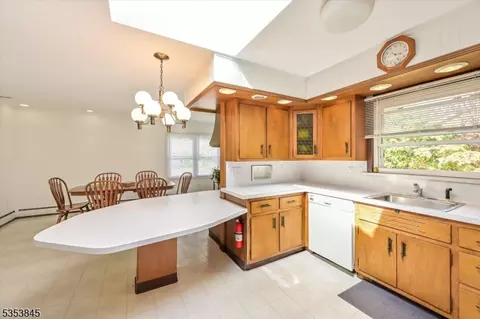 10 Emerson Pl, Wayne, NJ 07470 photo 15