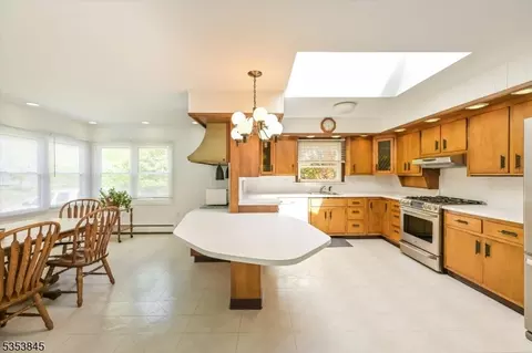 10 Emerson Pl, Wayne, NJ 07470 photo 14