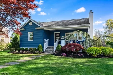 31 Caroline Ave, Pompton Plains, NJ 07444