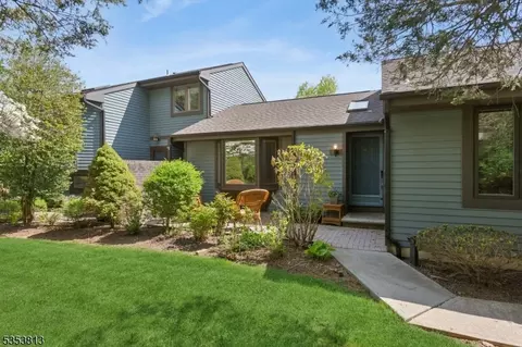54 Aspen Dr, Basking Ridge, NJ 07920