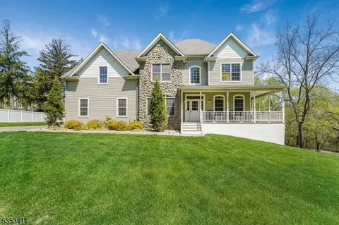 3 Clay Dr, Montville, NJ 07045
