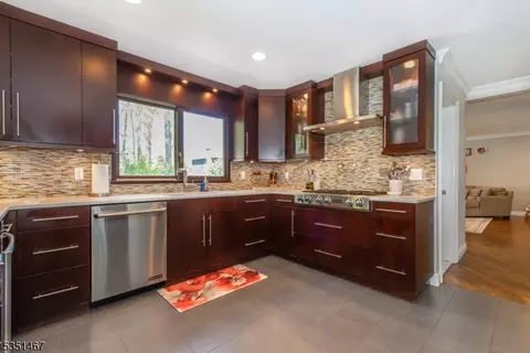 11 Hubbardton Rd, Wayne, NJ 07470 photo 8