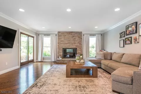 11 Hubbardton Rd, Wayne, NJ 07470 photo 3