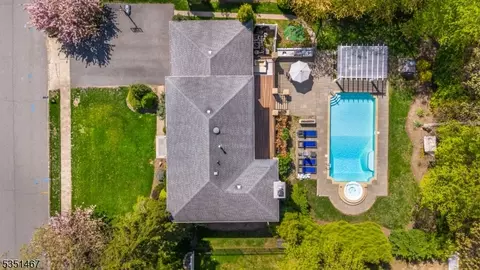 11 Hubbardton Rd, Wayne, NJ 07470 photo 43