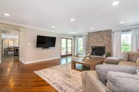 11 Hubbardton Rd, Wayne, NJ 07470 photo 4