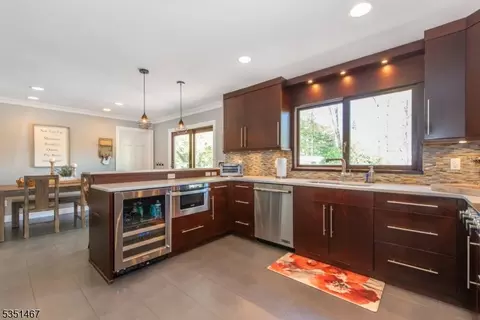 11 Hubbardton Rd, Wayne, NJ 07470 photo 7