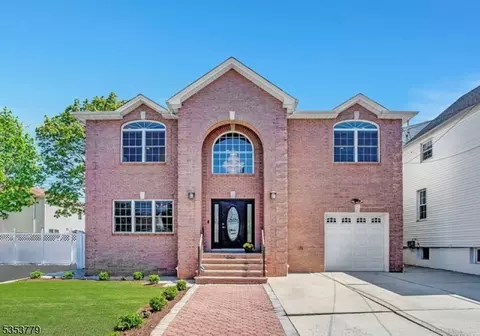 736 Hudson Ave, Secaucus, NJ 07094