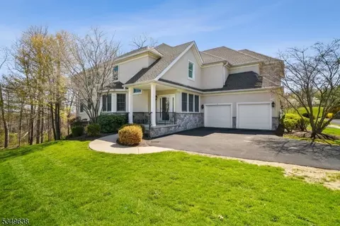 2 Austin Dr, Basking Ridge, NJ 07920