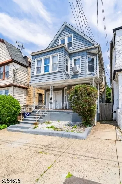 218 Linden Ave, Jersey City, NJ 07305