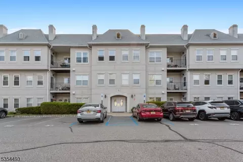 521 Brittany Dr, Wayne, NJ 07470