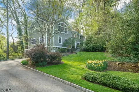 27 Inverness Ct, Short Hills, NJ 07078