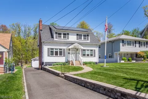 27 Glenview Rd, Caldwell, NJ 07006