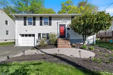 22 Beachwood Rd, Parsippany, NJ 07054