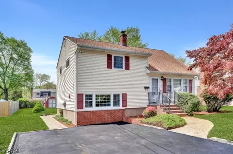 7 Avonridge Rd, Raritan, NJ 08869