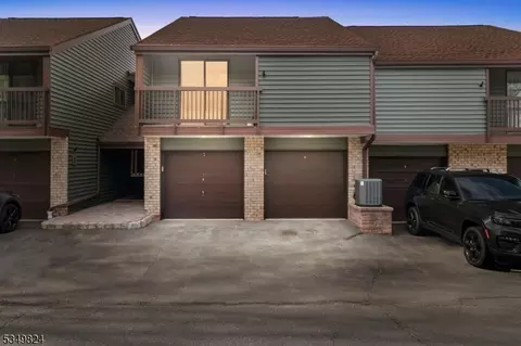 6 Summit Ct, Annandale, NJ 08801
