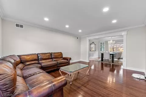 16 Dudley Ct, Wayne, NJ 07470 photo 6