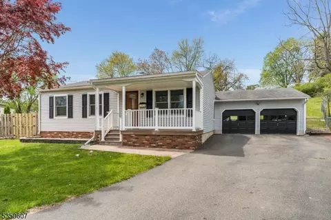 15 Wilson Ter, Washington, NJ 07882